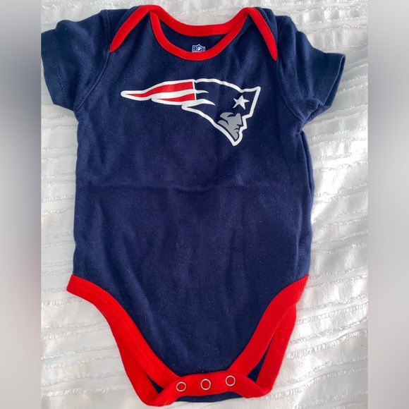 3pk patriots onesies sz 12M - Picture 2 of 5